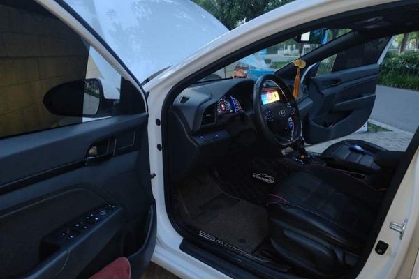Hyundai Elantra (6th Generation 2019, 27799 км, за 7790 USD - фото 17