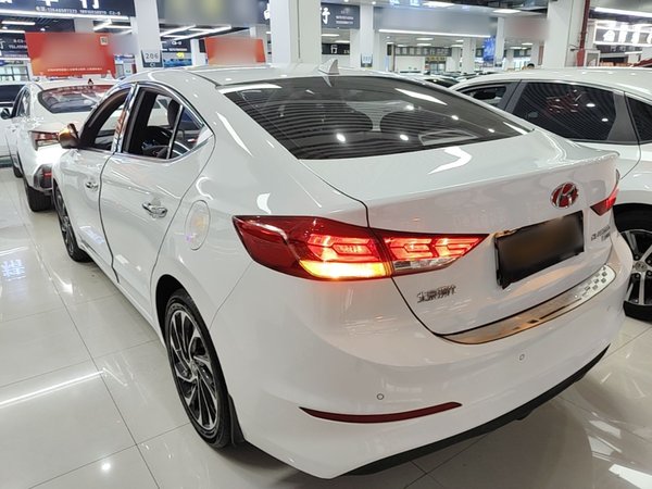 Hyundai Elantra (6th Generation 2019, 42600 км, за 9026 USD - фото 17