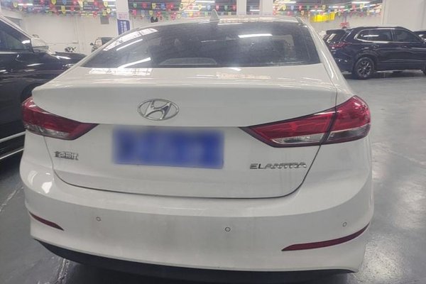 Hyundai Elantra (6th Generation 2019, 20500 км, за 8286 USD