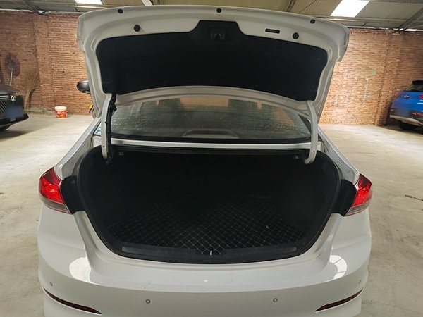 Hyundai Elantra (6th Generation 2019, 45500 км, за 8513 USD - фото 22