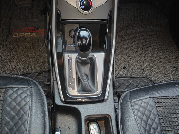 Hyundai Elantra 2015, 84500 км, за 6337 USD - фото 17