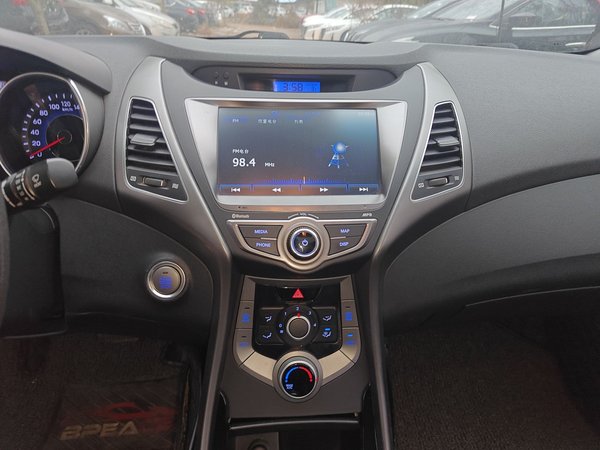 Hyundai Elantra 2015, 84500 км, за 6337 USD - фото 16