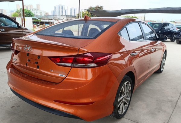 Hyundai Elantra 2016, 138500 км, за 5926 USD