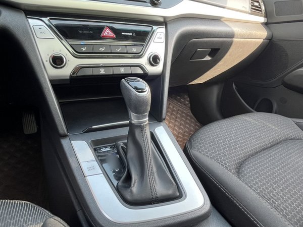 Hyundai Elantra 2016, 110900 км, за 7207 USD - фото 14