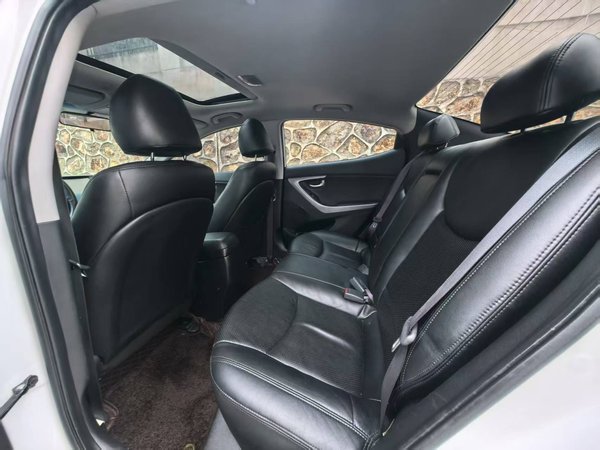 Hyundai Elantra 2016, 128300 км, за 6195 USD - фото 17