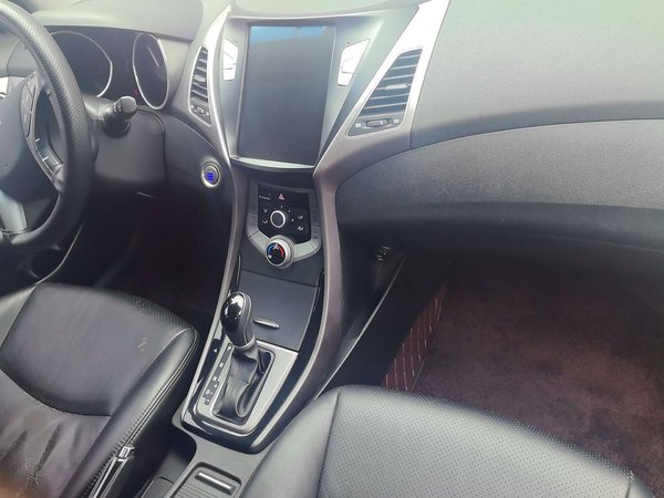Hyundai Elantra 2016, 128300 км, за 6195 USD