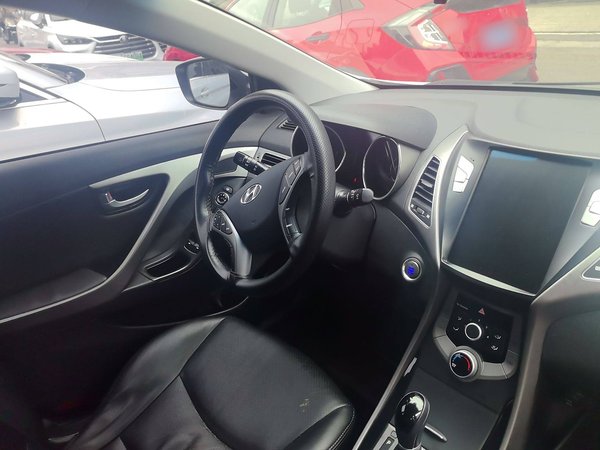 Hyundai Elantra 2016 1.6L Automatic Prestige Edition, 2016 года