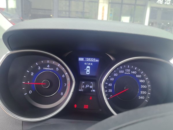 Hyundai Elantra 2016, 128300 км, за 6195 USD