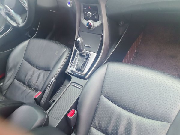 Hyundai Elantra 2016, 128300 км, за 6195 USD - фото 8