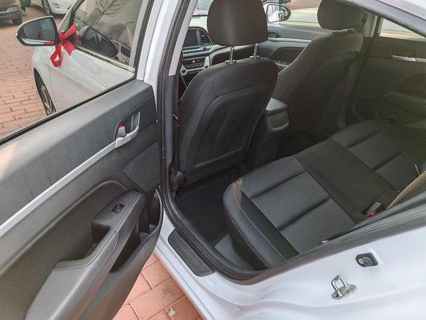 Hyundai Elantra 2016, 72100 км, за 8576 USD - фото 27