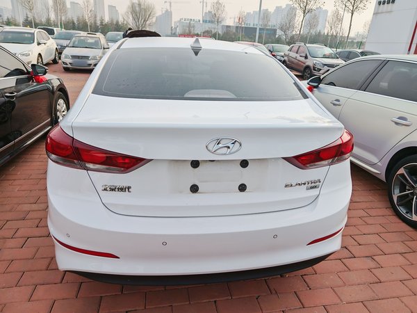 Hyundai Elantra 2016, 72100 км, за 8576 USD - фото 13