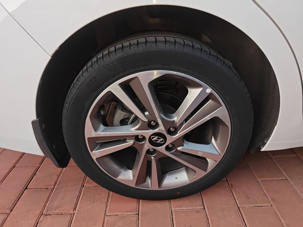 Hyundai Elantra 2016, 72100 км, за 8576 USD