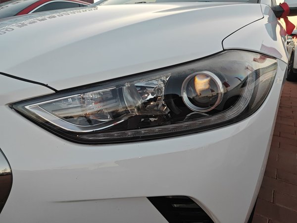 Hyundai Elantra 2016, 72100 км, за 8576 USD