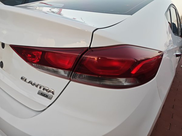 Hyundai Elantra 2016, 72100 км, за 8576 USD