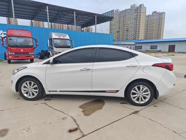 Hyundai Elantra 2016, 74900 км, за 6170 USD - фото 6