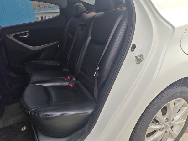 Hyundai Elantra 2016, 74900 км, за 6170 USD - фото 7