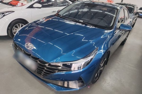 Hyundai Elantra · 2021 год