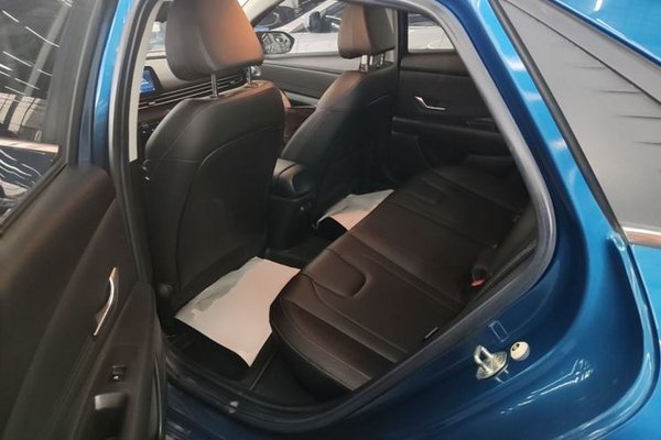 Hyundai Elantra 2021, 31000 км, за 10172 USD - фото 10