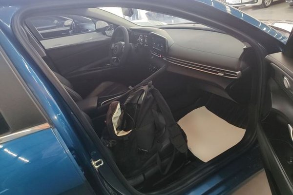 Hyundai Elantra 2021, 31000 км, за 10172 USD - фото 13