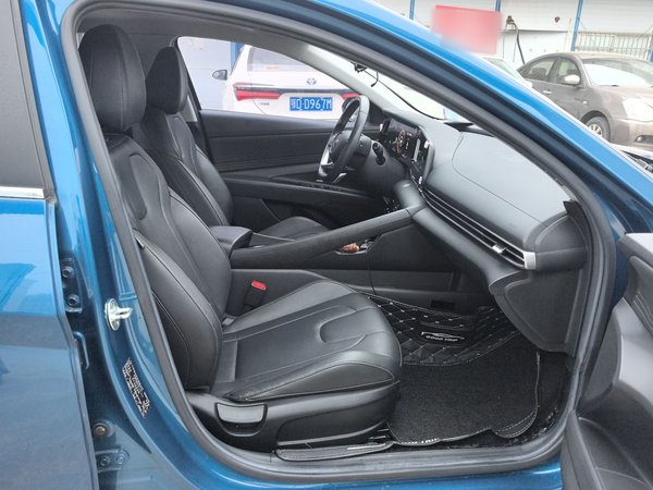 Hyundai Elantra 2021, 39100 км, за 10752 USD - фото 23