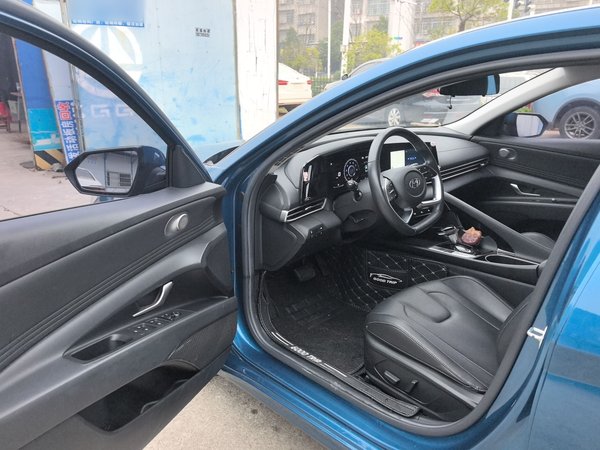 Hyundai Elantra 2021, 39100 км, за 10752 USD - фото 19