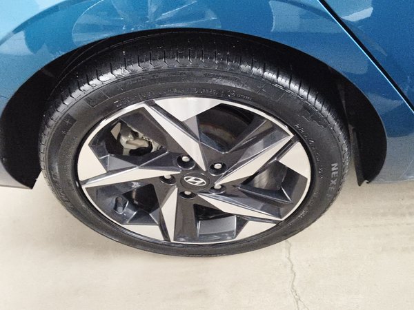 Hyundai Elantra 2021, 73300 км, за 10239 USD