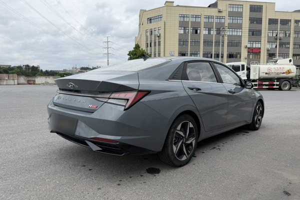 Hyundai Elantra 2021, 20900 км, за 9481 USD