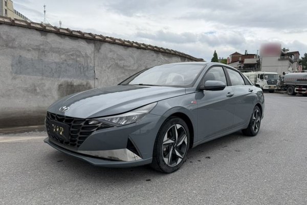 Hyundai Elantra · 2021 год