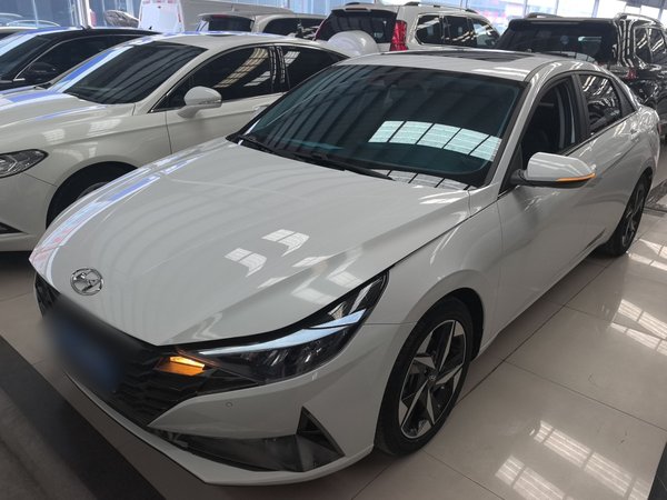 Hyundai Elantra · 2021 год