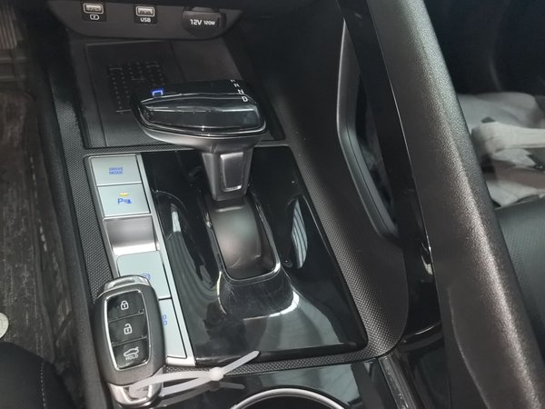 Hyundai Elantra 2021, 23900 км, за 11980 USD - фото 15