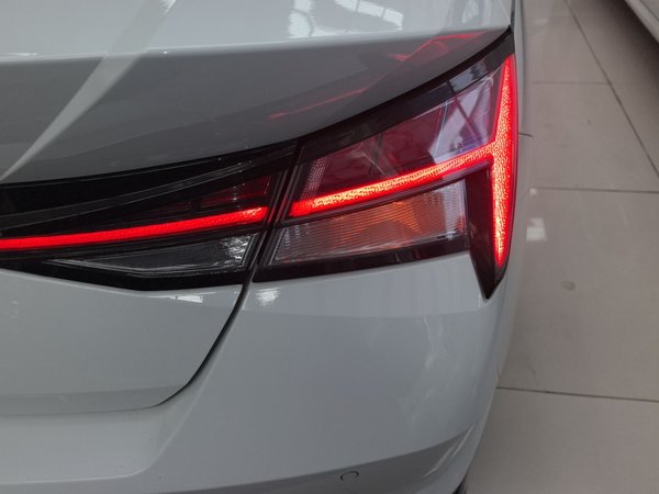 Hyundai Elantra 2021, 23900 км, за 11980 USD - фото 8