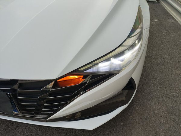 Hyundai Elantra 2021 1.5L CVT LUX Prestige Edition, 2021 года