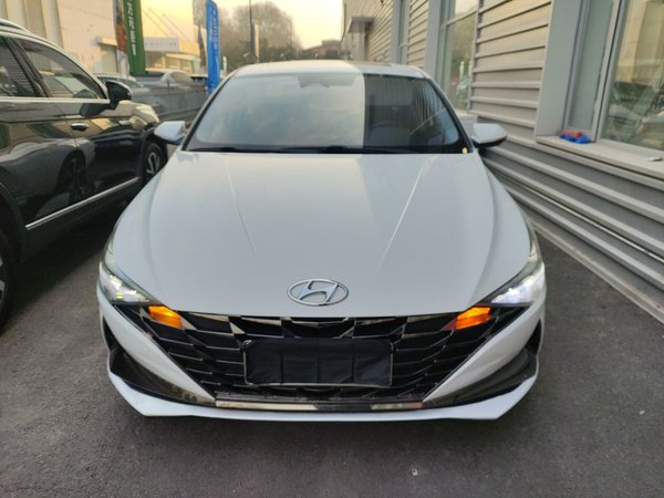 Hyundai Elantra 2021 1.5L CVT LUX Prestige Edition, 2021 года