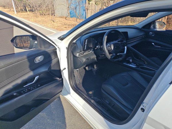 Hyundai Elantra 2021, 66500 км, за 10524 USD - фото 18