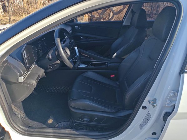 Hyundai Elantra 2021, 66500 км, за 10524 USD - фото 14