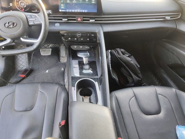 Hyundai Elantra 2021, 66500 км, за 10524 USD - фото 13