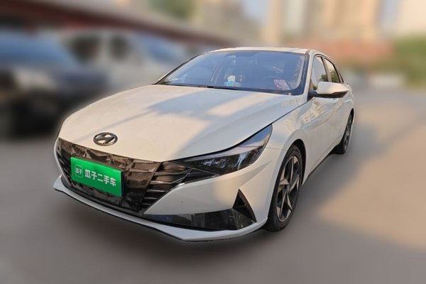 Hyundai Elantra · 2022 год