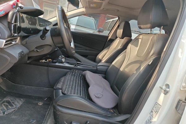 Hyundai Elantra 2022, 112300 км, за 9455 USD - фото 16
