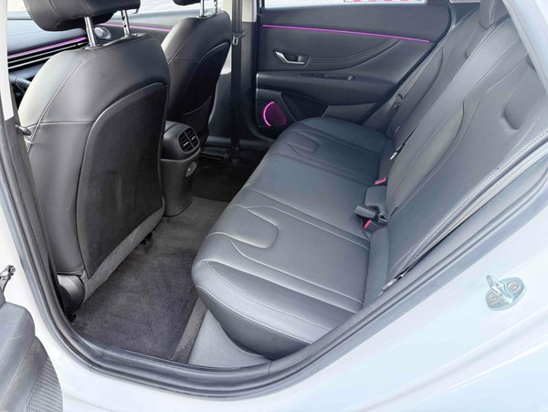 Hyundai Elantra 2022, 37000 км, за 11184 USD - фото 17