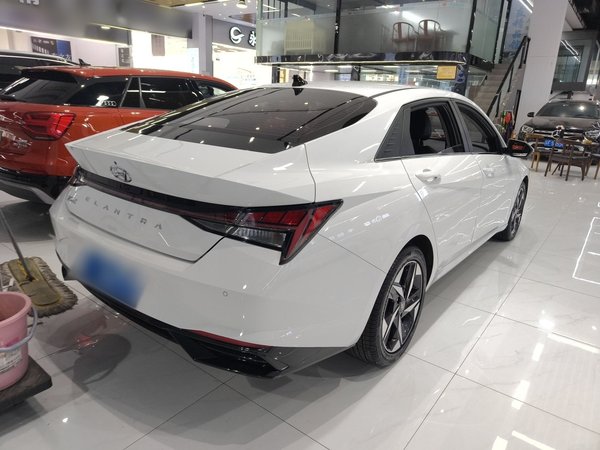 Hyundai Elantra 2022, 37000 км, за 11184 USD - фото 29