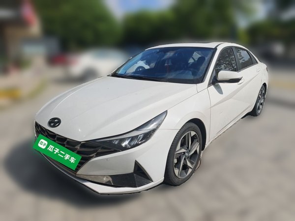 Hyundai Elantra · 2022 год
