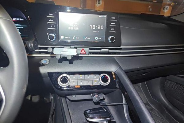 Hyundai Elantra 2022, 60500 км, за 9513 USD - фото 14