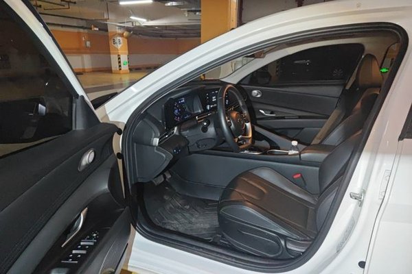 Hyundai Elantra 2022, 60500 км, за 9513 USD - фото 17