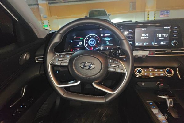 Hyundai Elantra 2022, 60500 км, за 9513 USD - фото 11