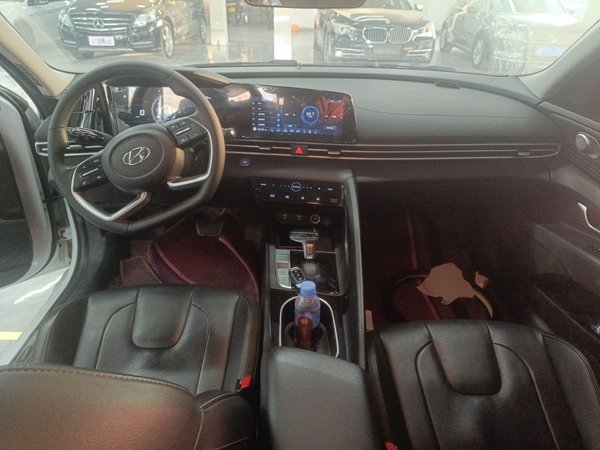 Hyundai Elantra 2022, 67300 км, за 10592 USD - фото 20