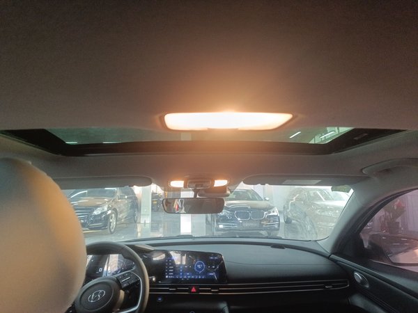 Hyundai Elantra 2022, 67300 км, за 10592 USD - фото 17