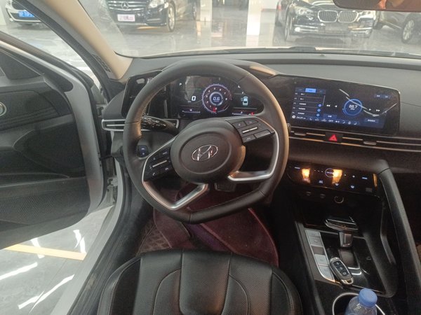 Hyundai Elantra 2022, 67300 км, за 10592 USD - фото 12