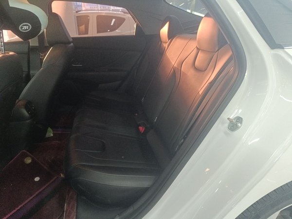 Hyundai Elantra 2022, 67300 км, за 10592 USD - фото 22