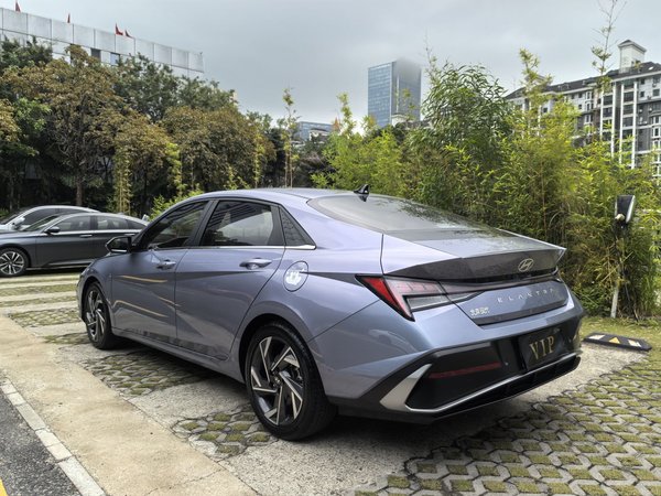 Hyundai Elantra 2023, 29700 км, за 15013 USD