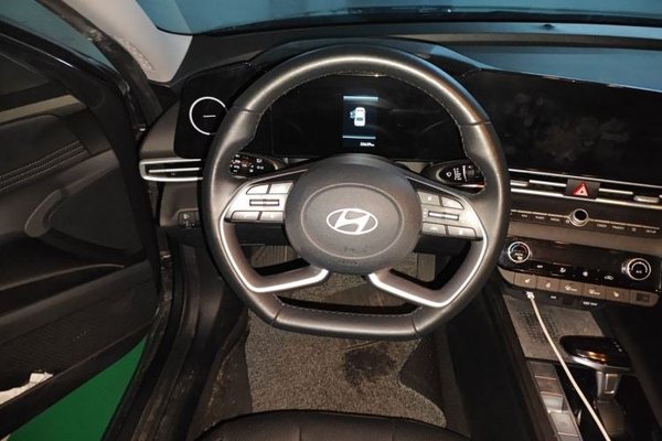 Hyundai Elantra 2023, 33600 км, за 12008 USD - фото 7